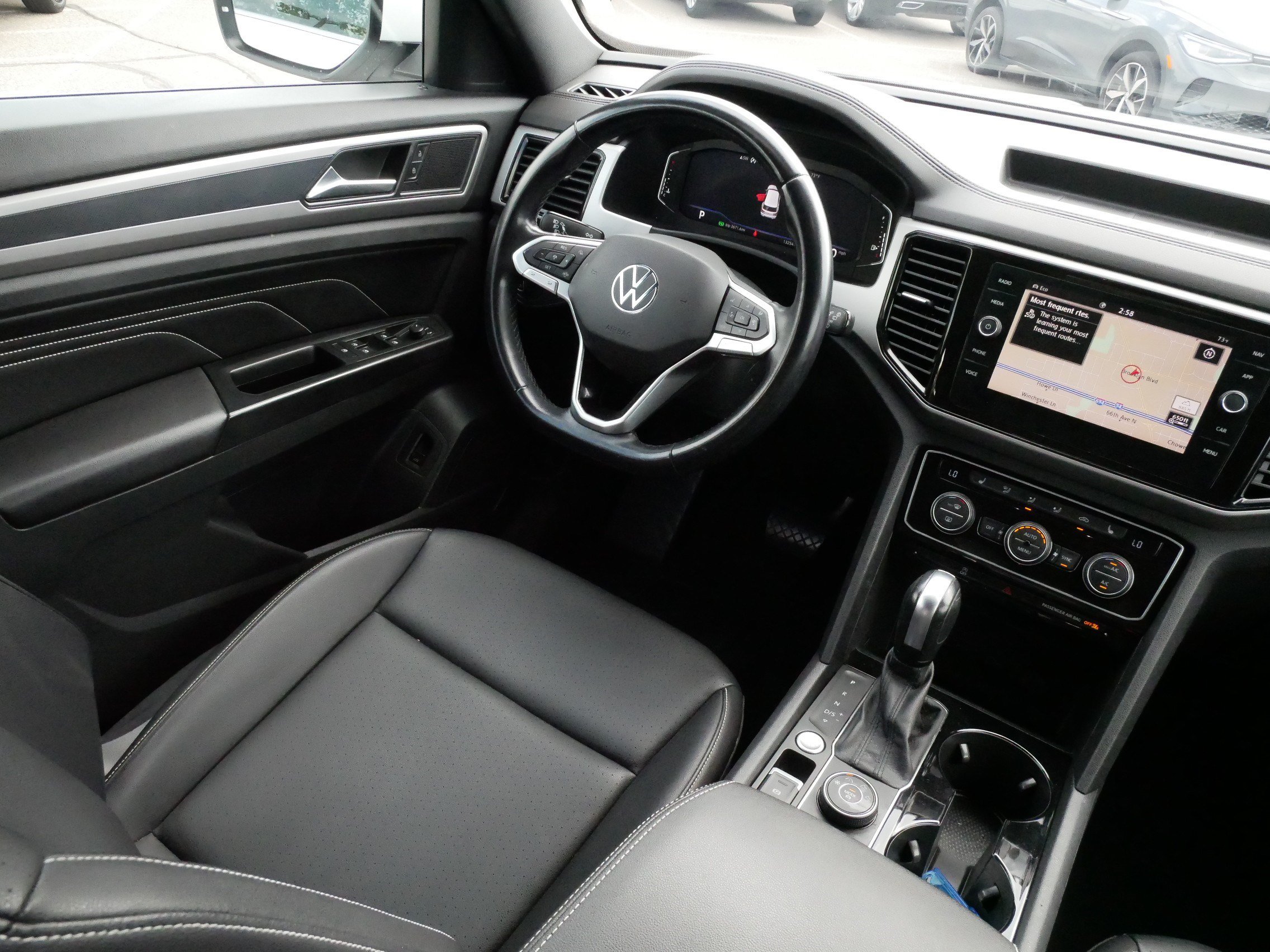 Used 2020 Volkswagen Atlas Cross Sport SEL AWD/4WD image 9