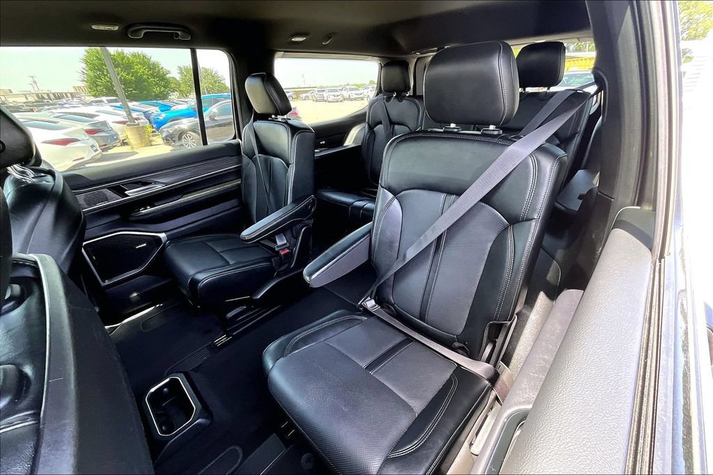 Used 2024 Jeep Wagoneer Series II AWD/4WD image 36