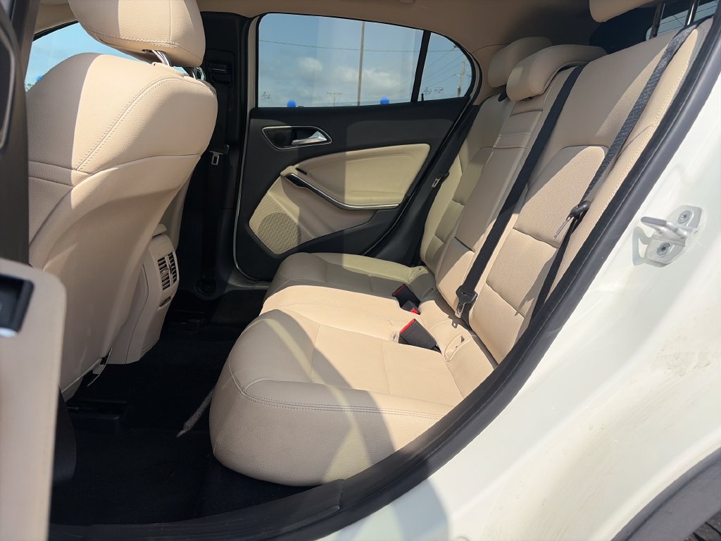 Used 2016 Mercedes-Benz GLA 250 image 27