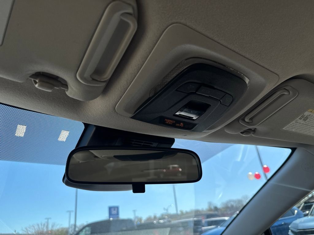 Used 2025 Toyota Corolla LE AWD/4WD image 29