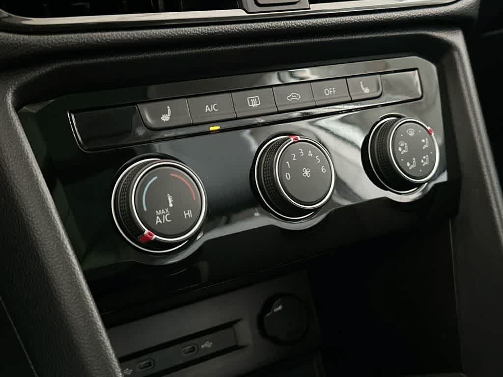 Certified 2023 Volkswagen Taos SE w/ Panoramic Sunroof Package FWD image 20