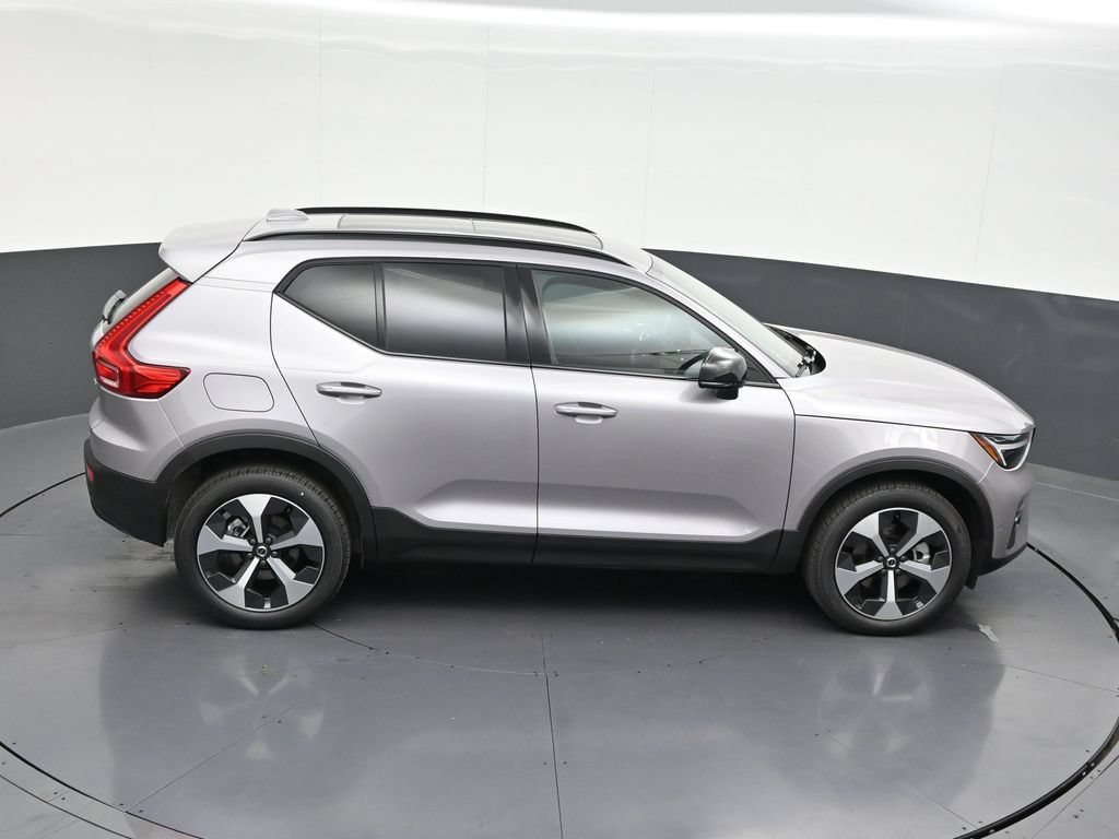 New 2026 Volvo XC40 B5 Plus w/ Climate Package AWD/4WD image 18