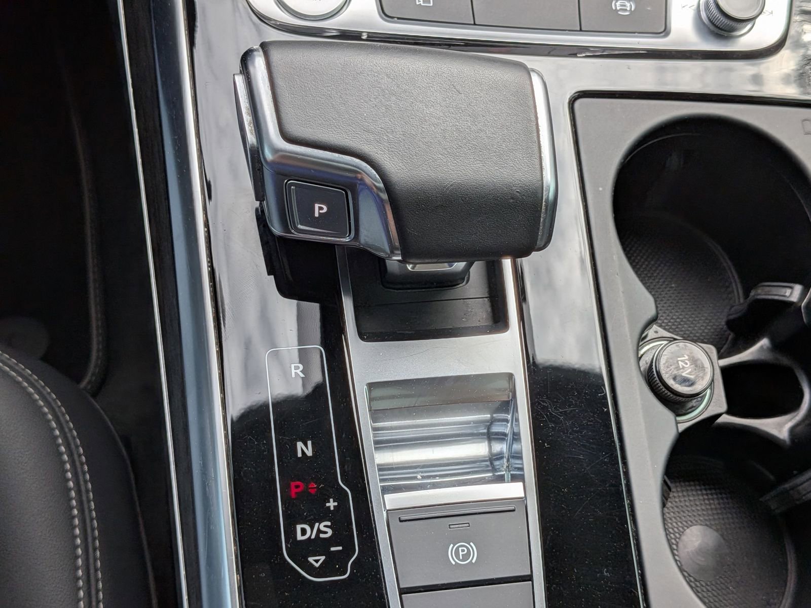 Used 2020 Audi Q8 Premium Plus image 26