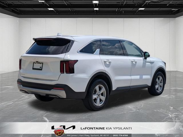 Certified 2025 Kia Sorento LX FWD image 5