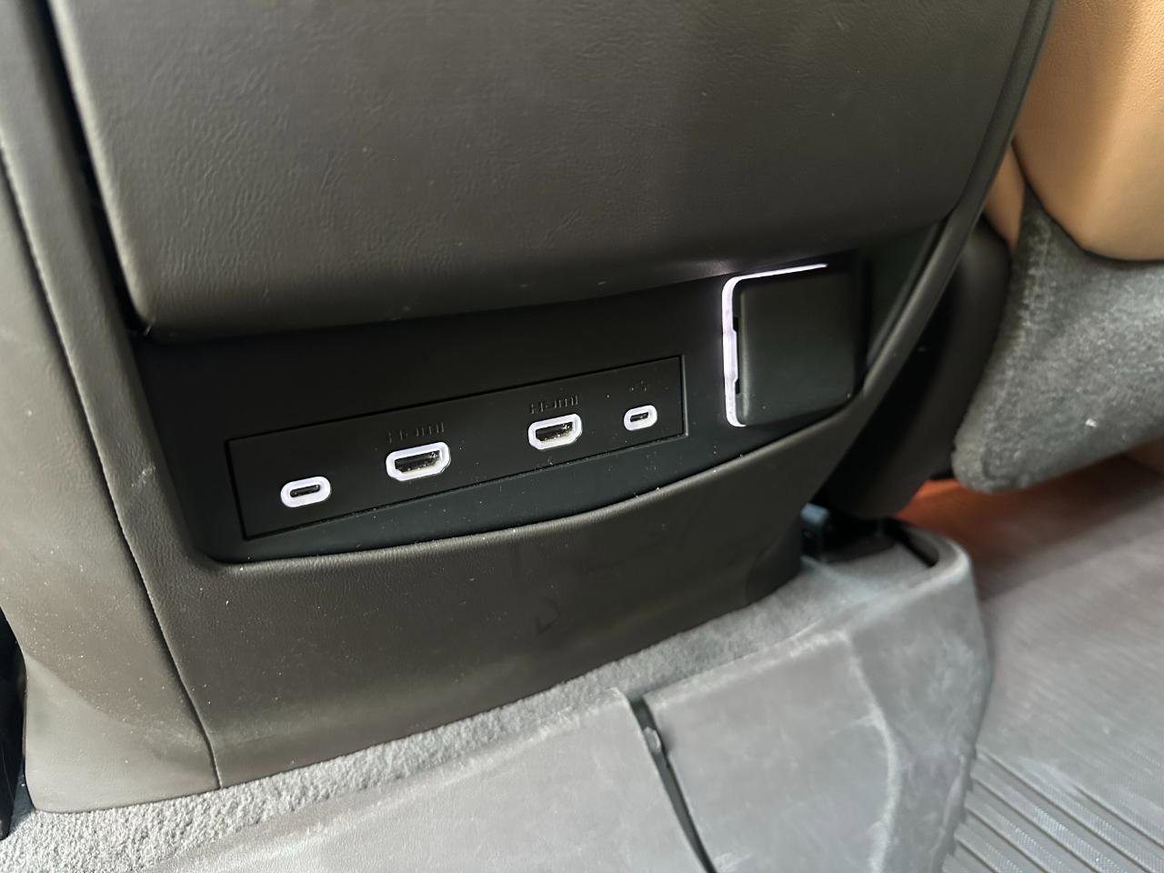 Used 2021 Cadillac Escalade ESV Sport w/ Driver Assist Tech Package image 25