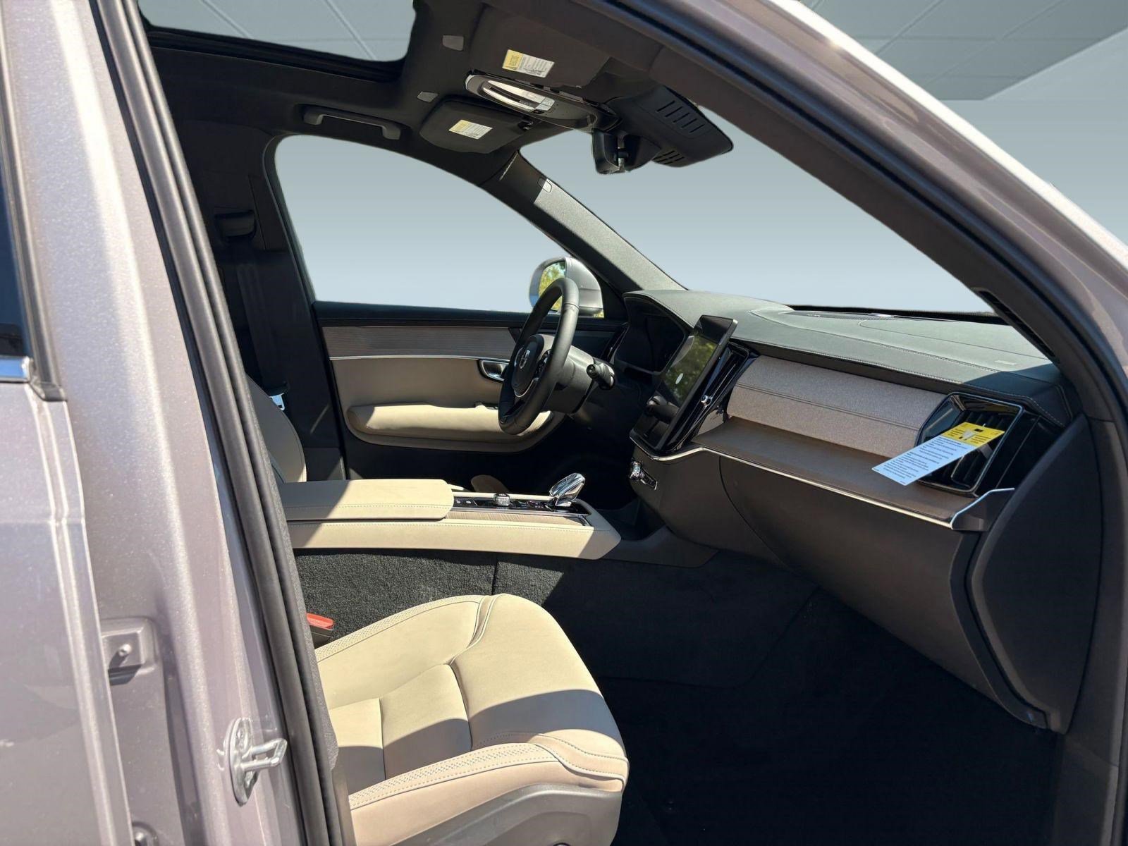 Used 2026 Volvo XC90 B6 Plus w/ Protection Package Premier AWD/4WD image 26