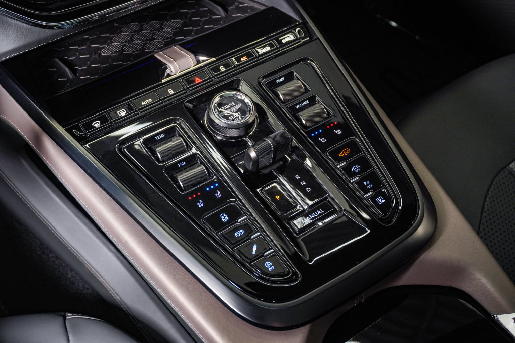 Used 2025 Aston Martin DBX 707 AWD/4WD image 30