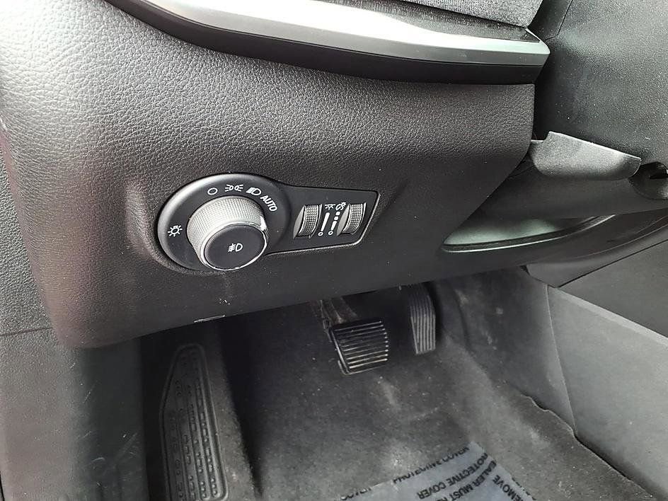 Used 2024 Jeep Compass Latitude AWD/4WD image 13