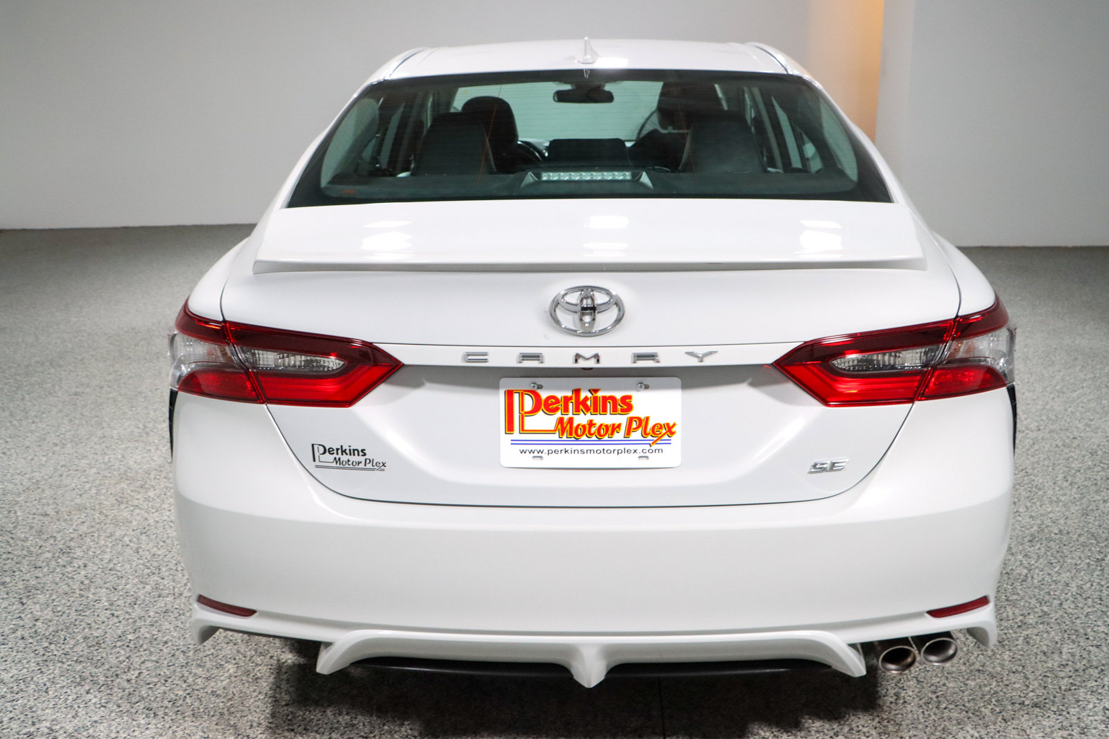 Used 2024 Toyota Camry SE FWD image 8