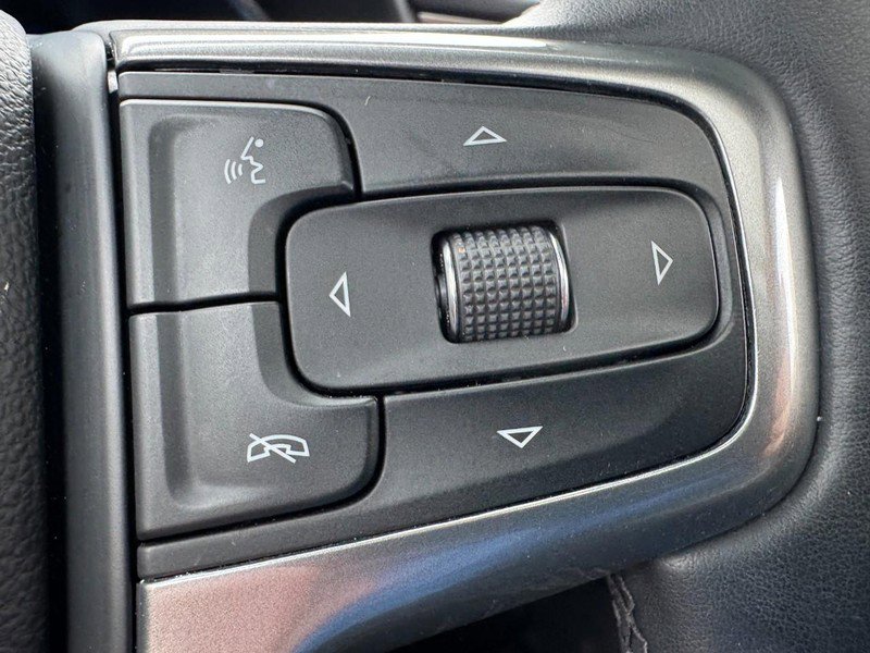 Used 2023 Chevrolet Suburban Z71 w/ Luxury Package image 20