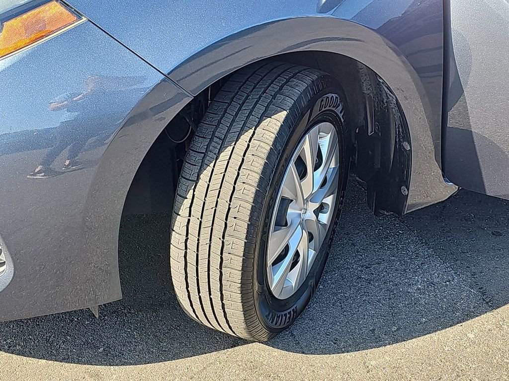 Used 2019 Toyota Corolla L image 34