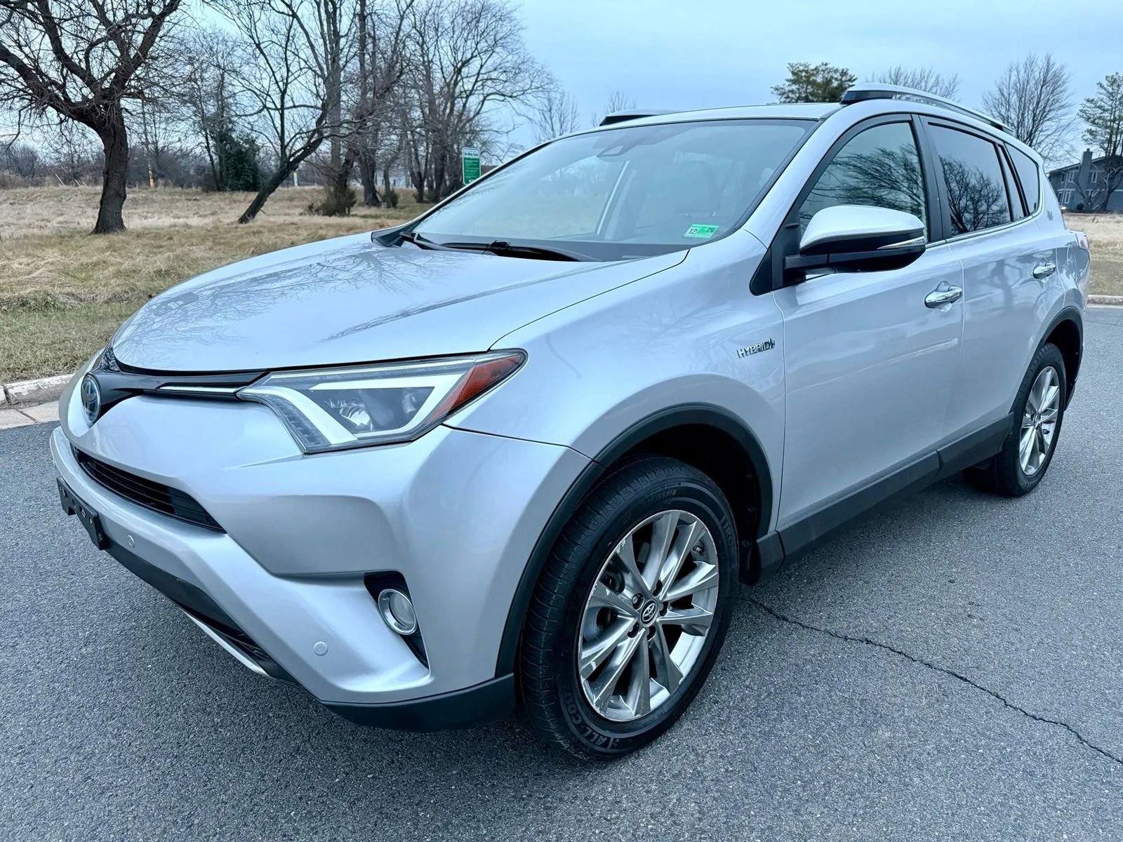 Used 2016 Toyota RAV4 Limited image 1