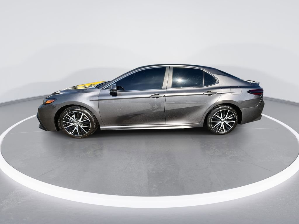 Used 2024 Toyota Camry SE w/ Convenience Package FWD image 5