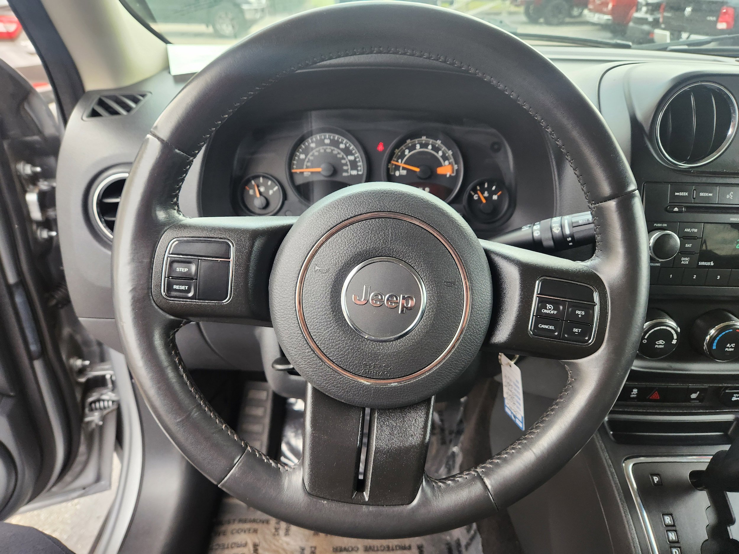 Used 2017 Jeep Patriot Latitude AWD/4WD image 6