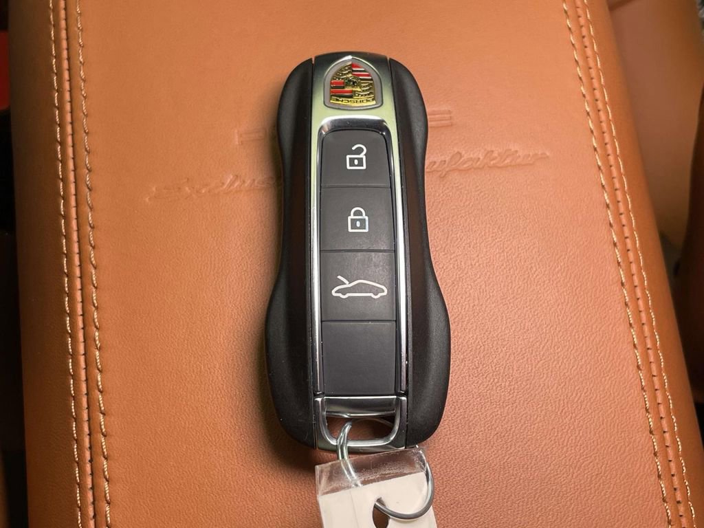 Certified 2024 Porsche 911 Carrera 4S AWD/4WD image 40
