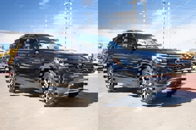 New 2026 Volkswagen Atlas Cross Sport SE image 8