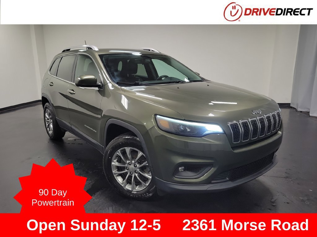 Used 2019 Jeep Cherokee Latitude Plus w/ Cold Weather Group AWD/4WD image 1