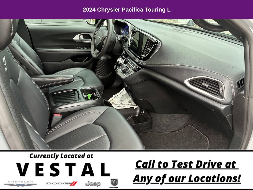 Used 2024 Chrysler Pacifica Touring-L w/ S Appearance Package FWD image 13