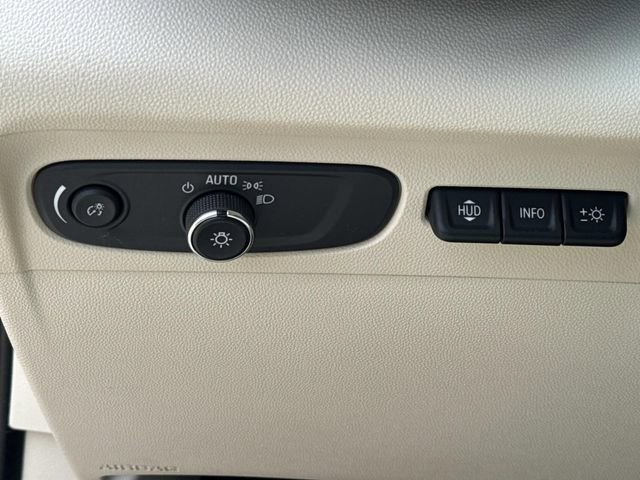 Used 2021 Buick Envision Avenir w/ Technology Package II FWD image 27