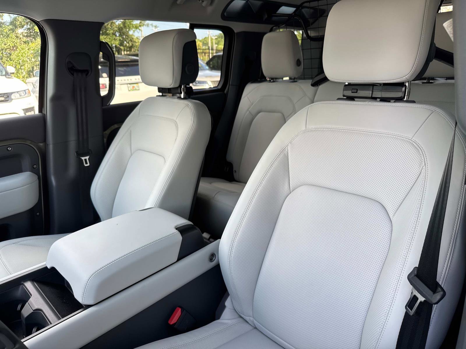 Certified 2025 Land Rover Defender 110 S AWD/4WD image 20