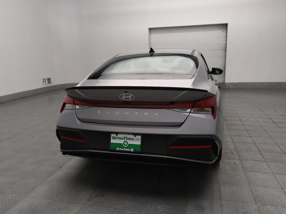 Used 2025 Hyundai Elantra Sport FWD image 7