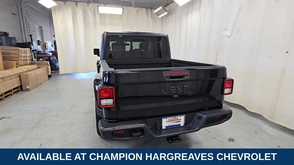 Used 2022 Jeep Gladiator Sport AWD/4WD image 9