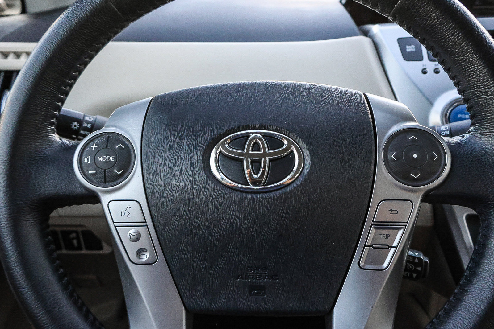 Used 2016 Toyota Prius V Five FWD image 29