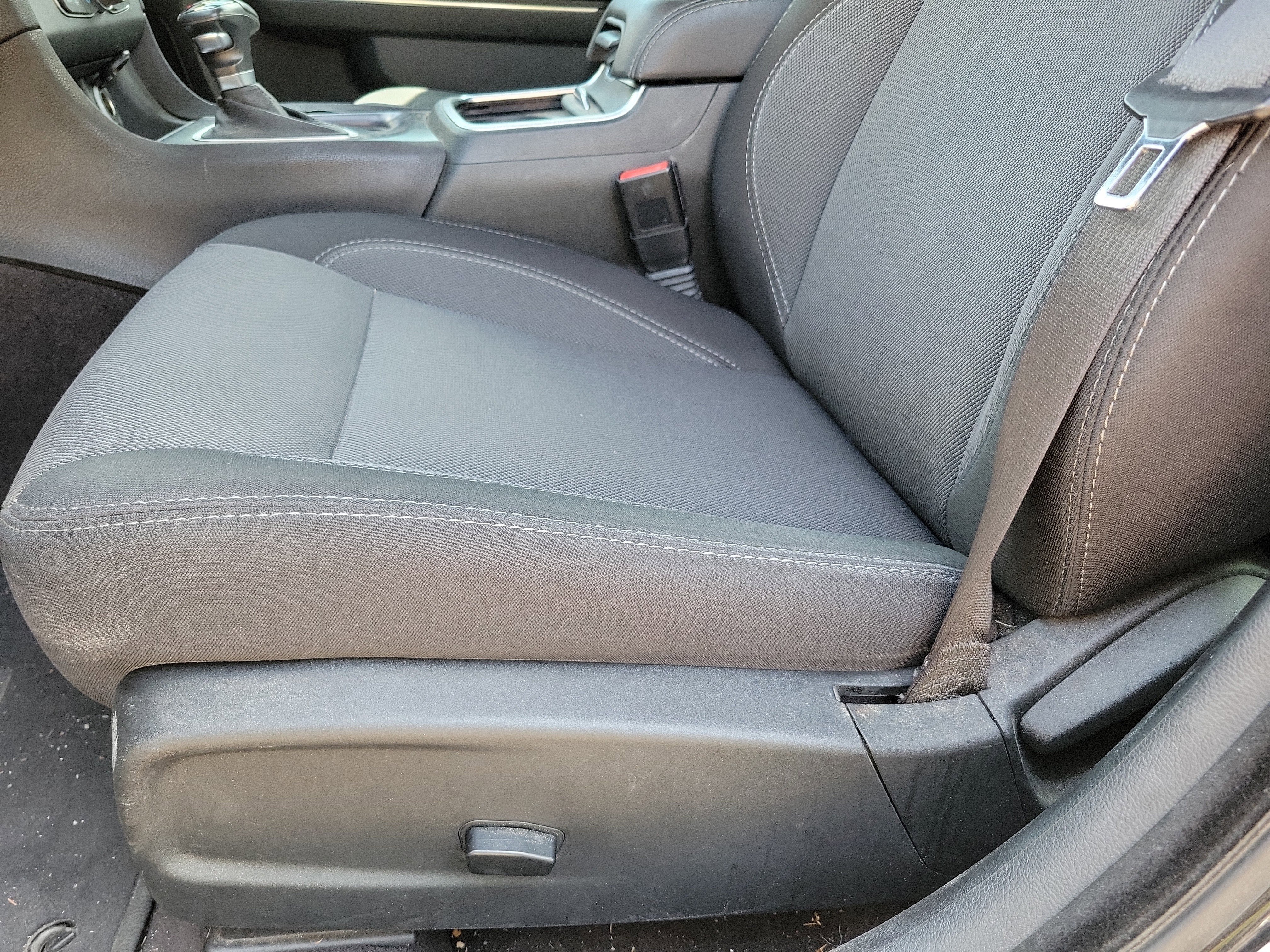 Used 2016 Dodge Charger SE RWD image 5