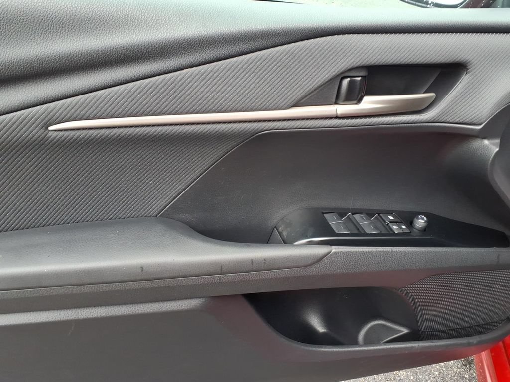 Used 2025 Toyota Camry SE FWD image 16
