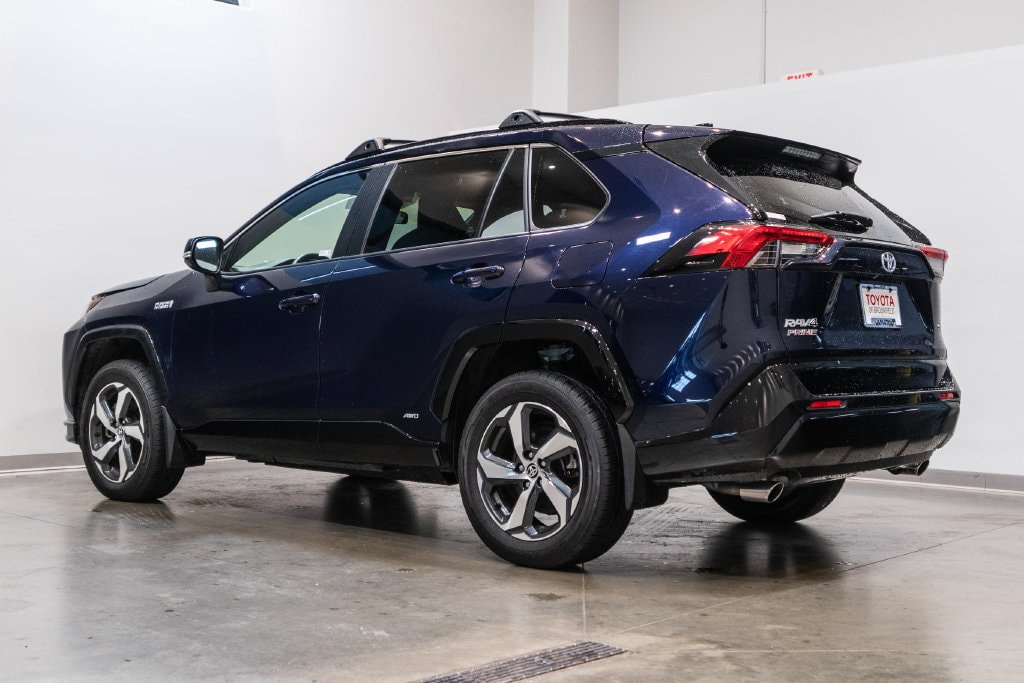 Used 2024 Toyota RAV4 SE w/ Weather & Moonroof Package AWD/4WD image 7