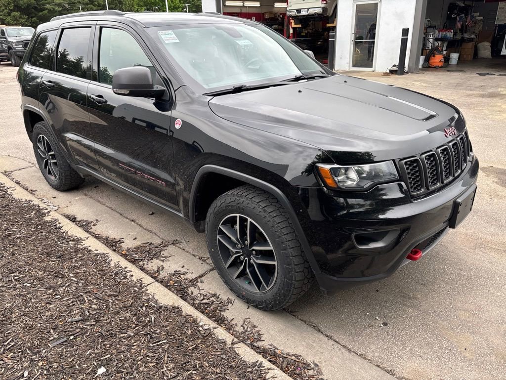 Used 2019 Jeep Grand Cherokee Trailhawk AWD/4WD image 2