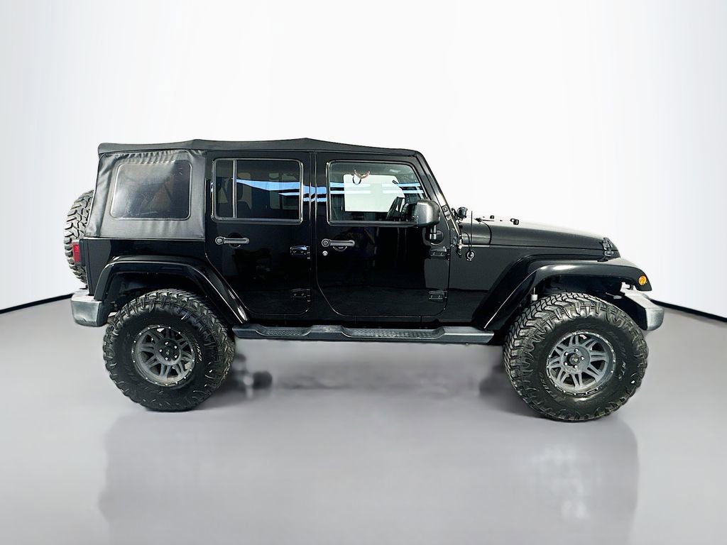 Used 2016 Jeep Wrangler Unlimited Sahara AWD/4WD image 8