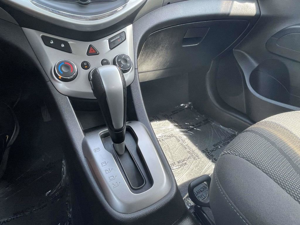 Used 2020 Chevrolet Sonic LT FWD image 39