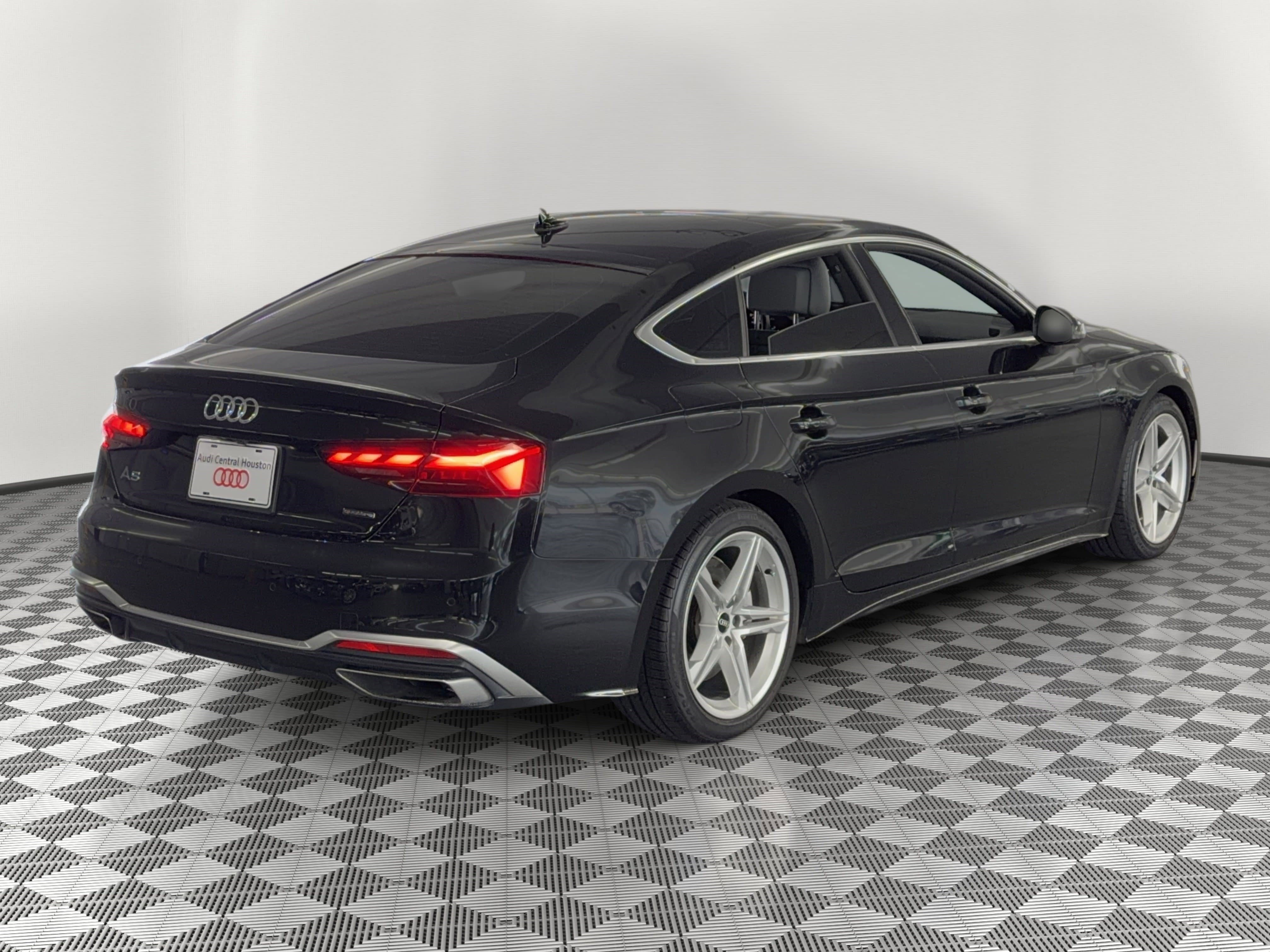 Used 2022 Audi A5 2.0T Premium Plus w/ Premium Plus AWD/4WD image 9