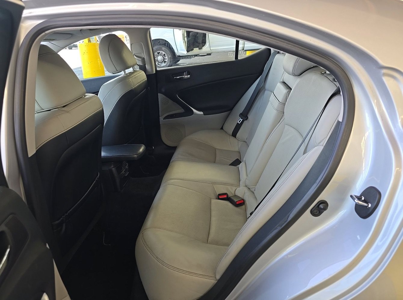 Used 2010 Lexus IS 250 w/ Premium Pkg Value Edition RWD image 8