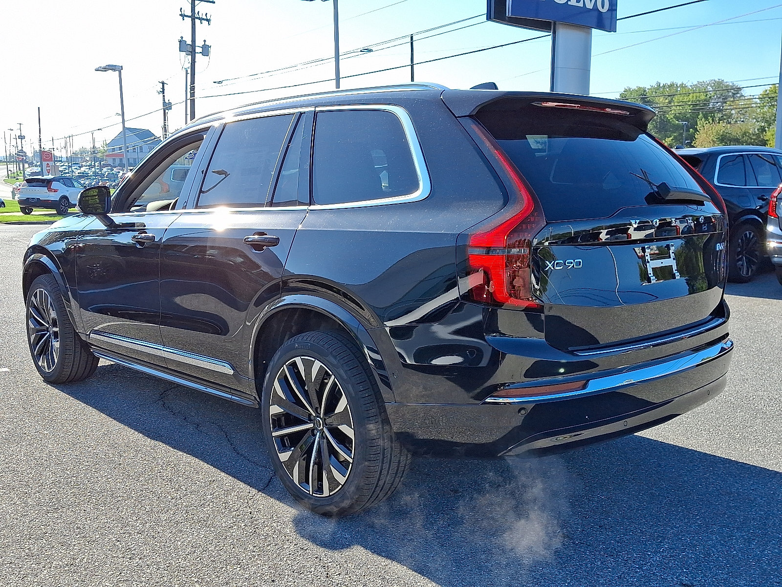 New 2026 Volvo XC90 B6 Plus w/ Protection Package Premier image 3