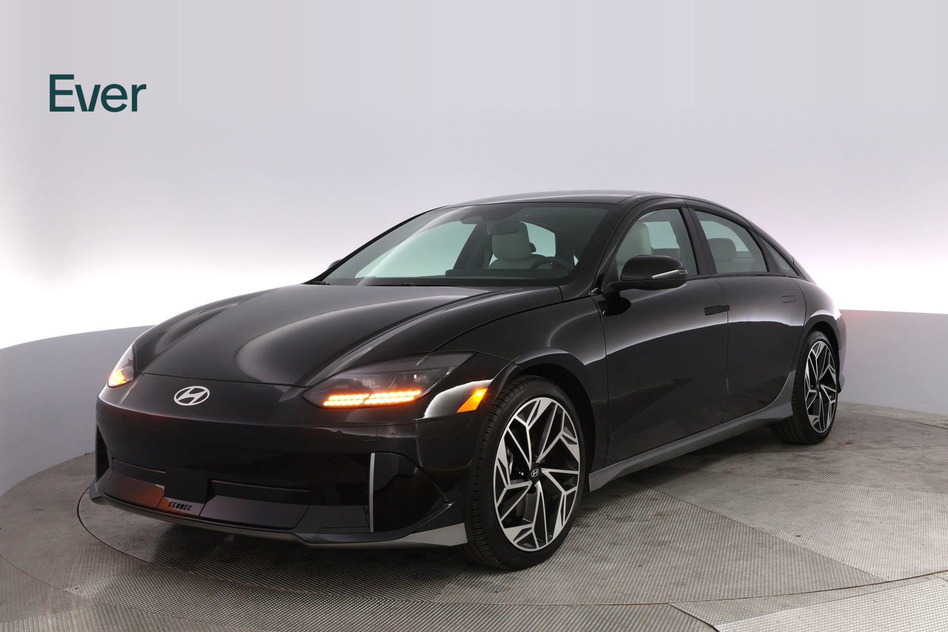 Used 2024 Hyundai Ioniq 6 SEL image 2