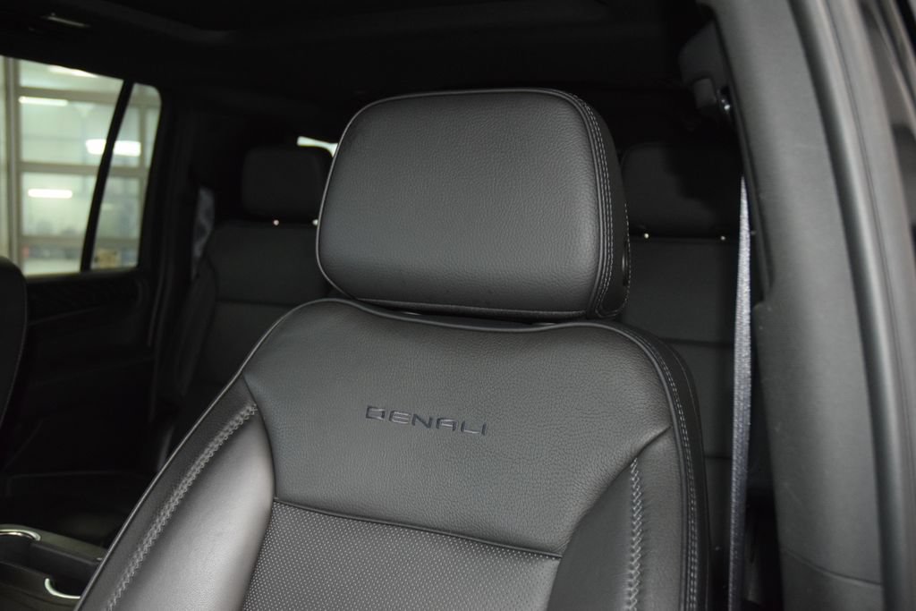 Used 2024 GMC Yukon XL Denali AWD/4WD image 43