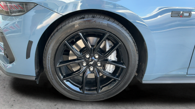 Used 2025 Ford Mustang GT Premium RWD image 26