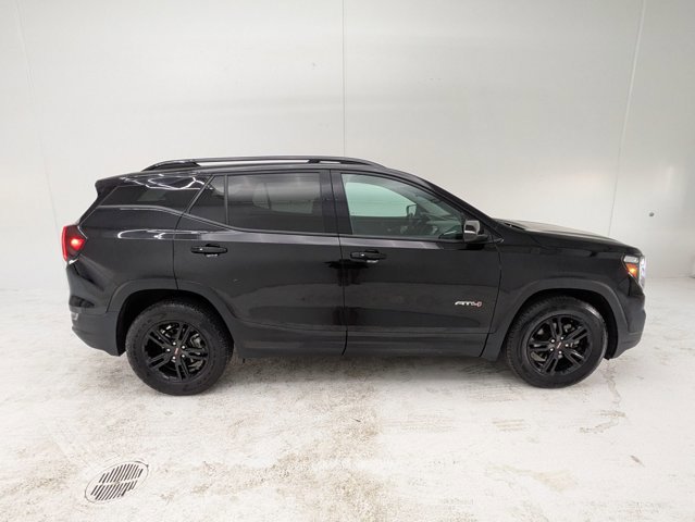 Used 2023 GMC Terrain AT4 image 4