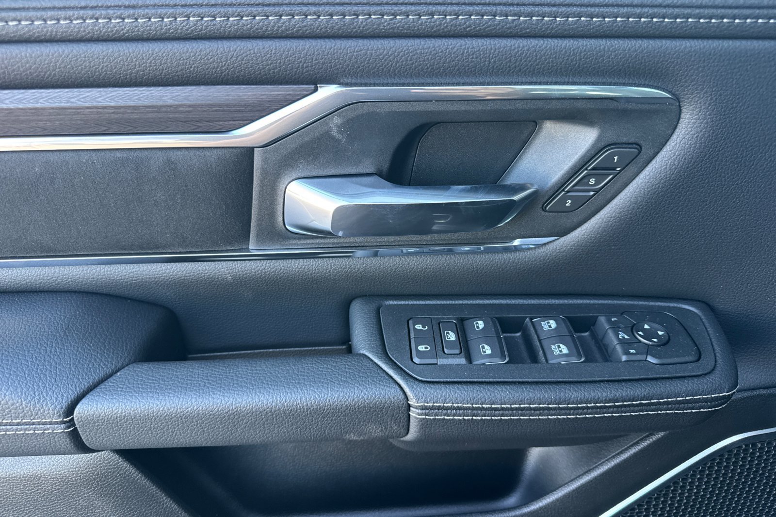 New 2027 RAM 1500 Laramie AWD/4WD image 10
