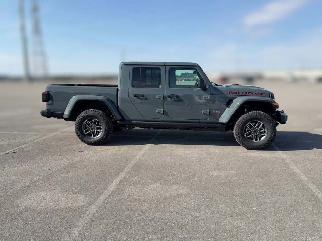 New 2026 Jeep Gladiator Mojave image 15