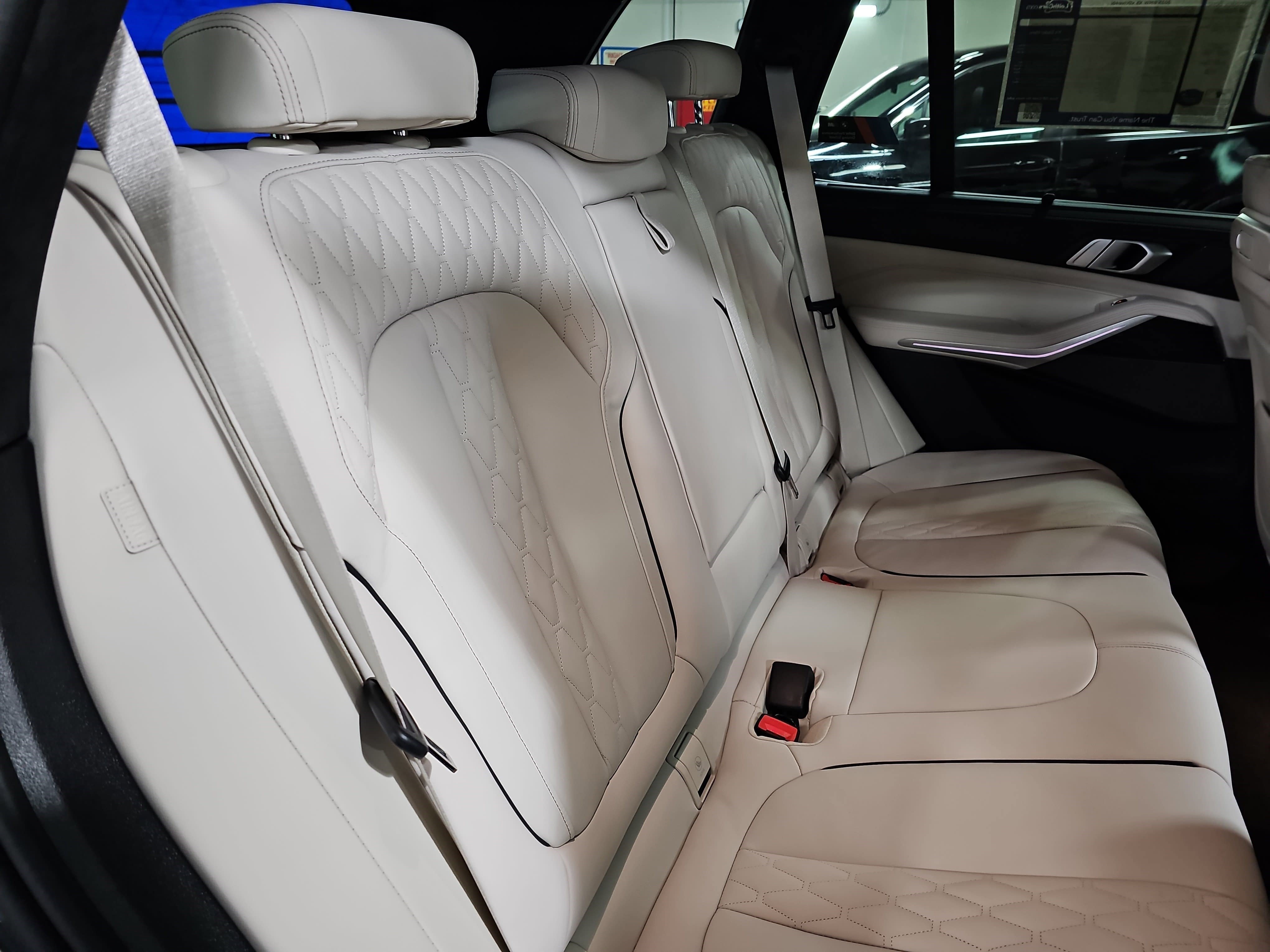 Used 2025 BMW X5 xDrive40i w/ M Sport Package image 12