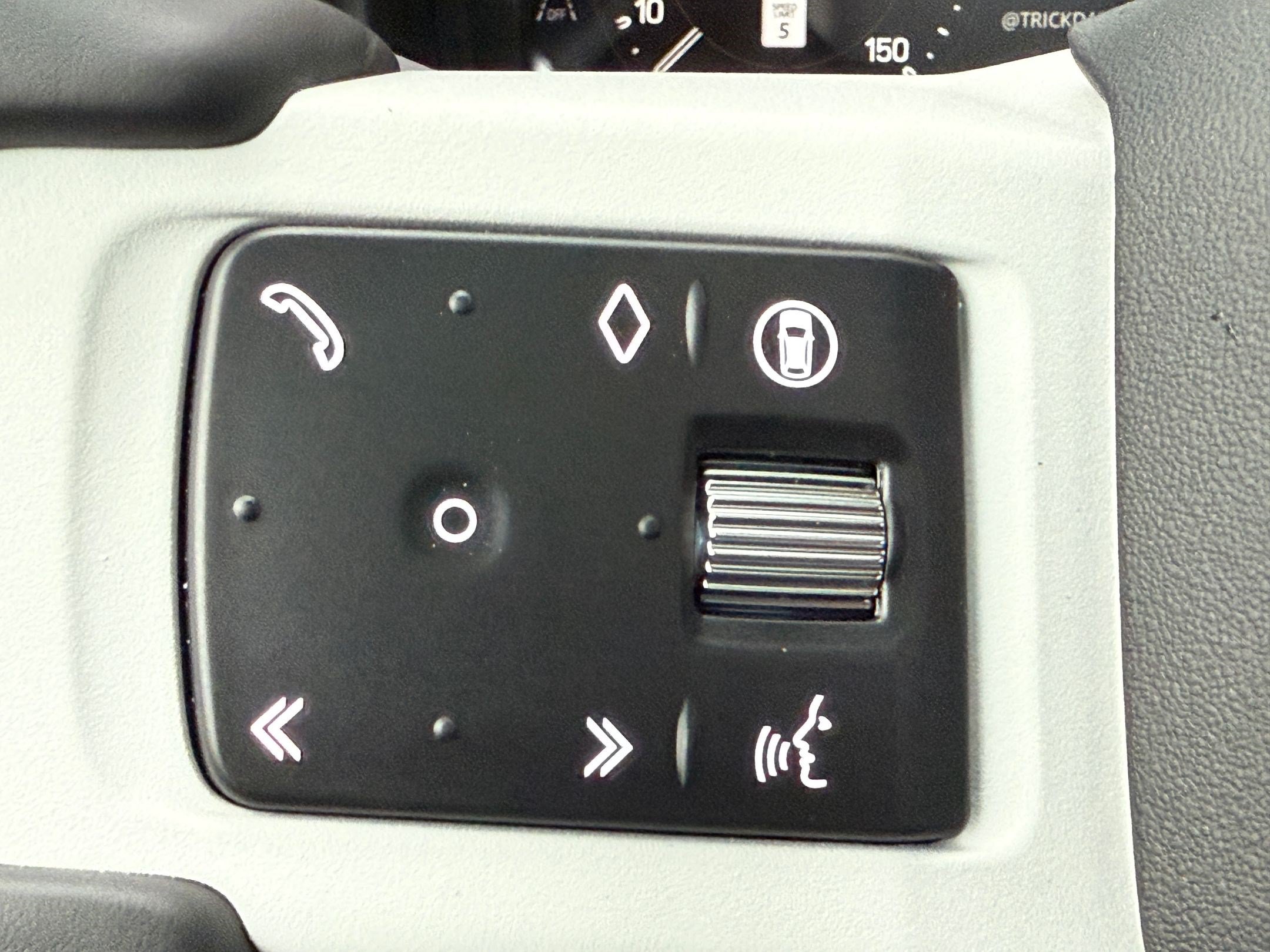 Used 2026 Land Rover Defender 110 X-Dynamic SE AWD/4WD image 24