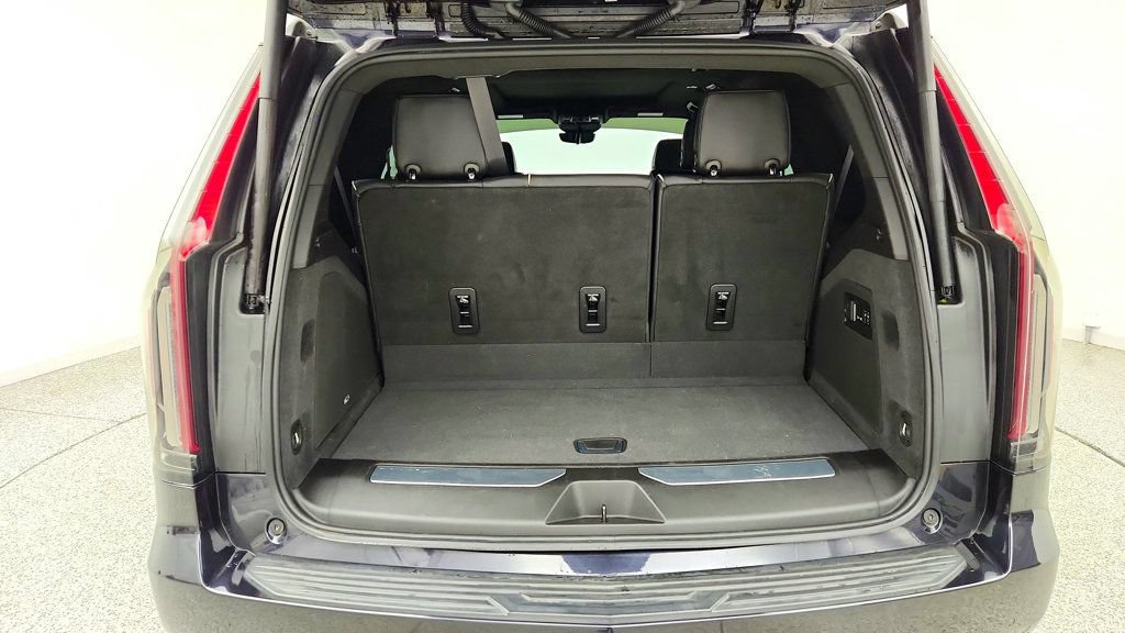 Used 2022 Cadillac Escalade Premium Luxury RWD image 24