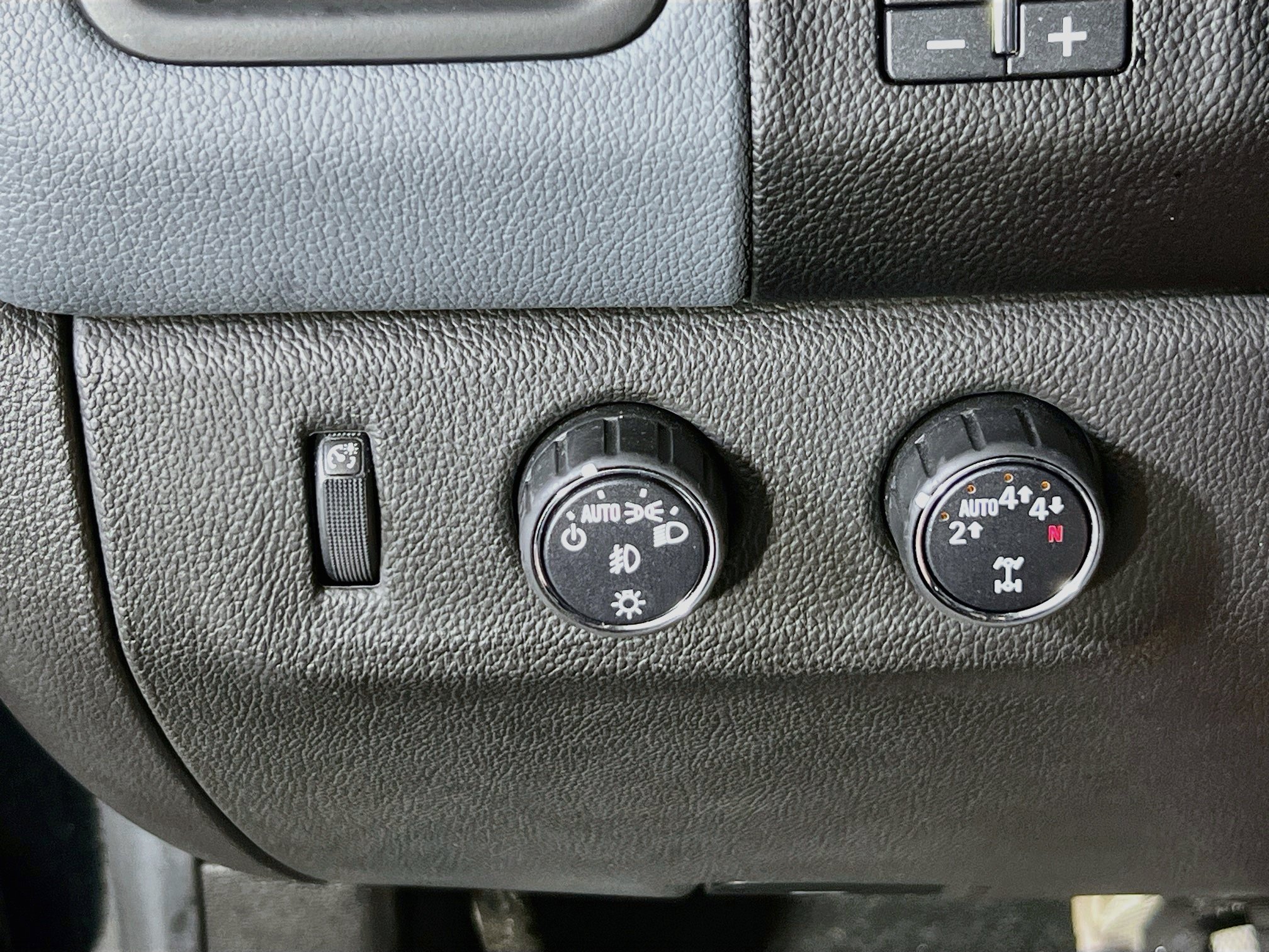 Used 2021 Chevrolet Colorado Z71 AWD/4WD image 10