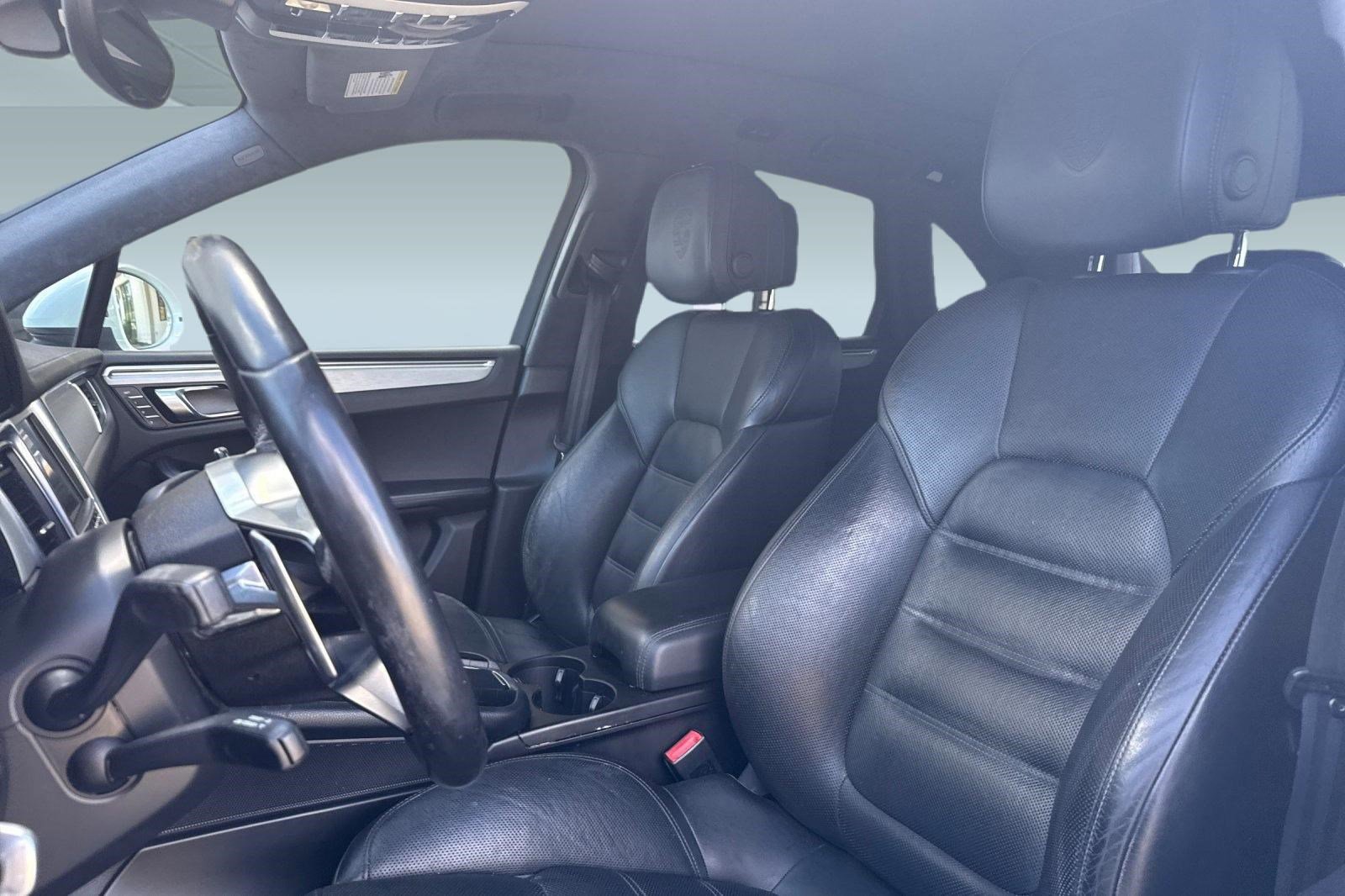 Used 2016 Porsche Macan Turbo image 20