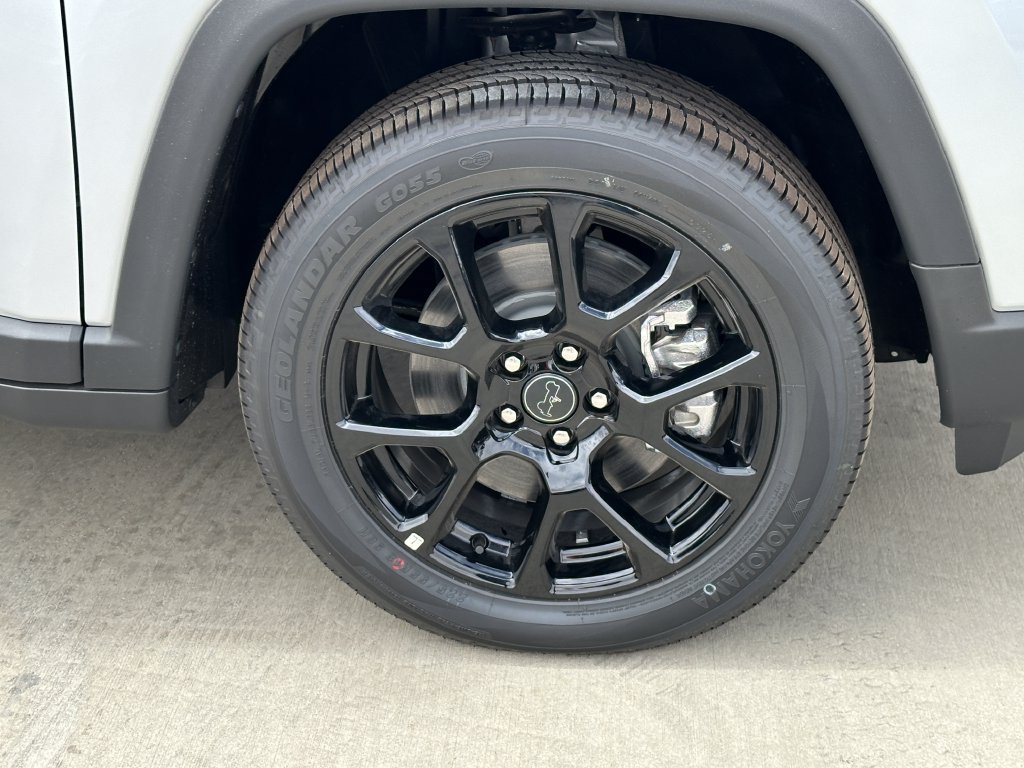 New 2026 Jeep Compass Latitude AWD/4WD image 13