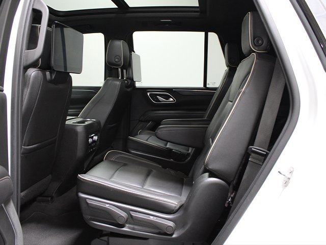 Used 2022 GMC Yukon SLT w/ SLT Premium Package image 14