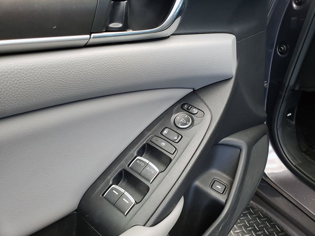 Used 2019 Honda Accord LX image 10